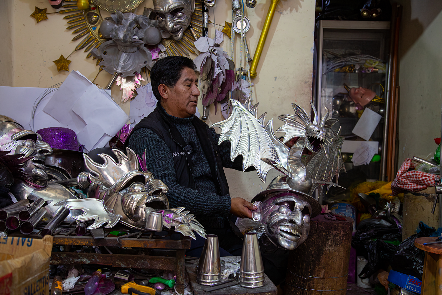 El MUSEF inaugura una exposición que revela la cadena viva del arte mascarero en Bolivia. Artes y Memoria en Yeso y Hojalata: Grandes Maestras y Maestros Mascareros